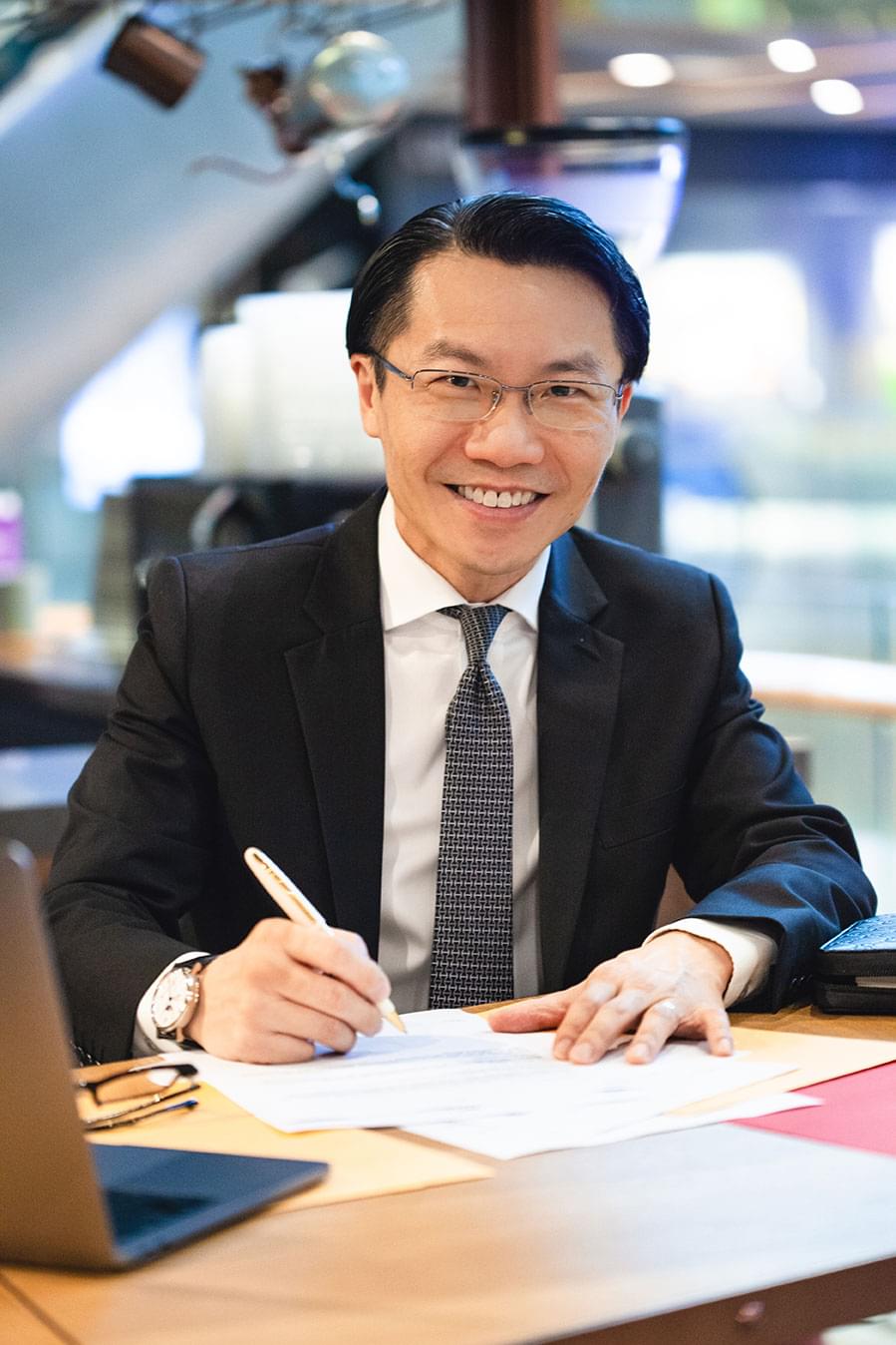 Dr Kenny Pang